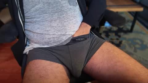 Snapshot of secret_neighbor_ chatting on 11/18/25, 02:43 secret_neighbor_ online show from 11/18/25, 02:43