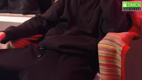 maybe Phil  online show from 12/21/25, 07:32