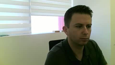 Snapshot of secretboy33 chatting on 09/18/25, 07:32 Secretboy33 online show from 09/18/25, 07:32