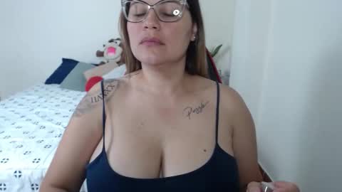 Snapshot of secretdeluxe chatting on 05/17/26, 10:22 Secret Bella online show from 05/17/26, 10:22