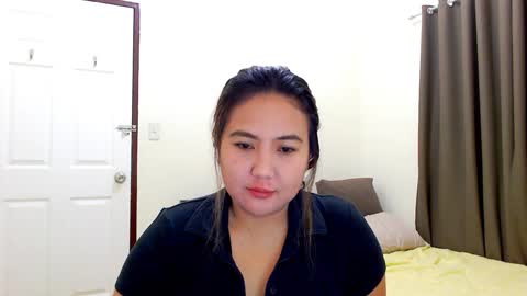 Snapshot of secretlover010101 chatting on 12/13/24, 02:32 MILAN online show from 12/13/24, 02:32