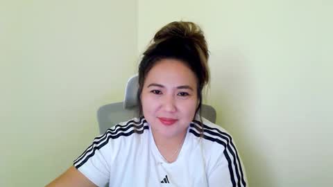 Snapshot of secretlover010101 chatting on 01/16/25, 04:49 MILAN online show from 01/16/25, 04:49