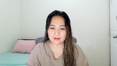 Snapshot of secretlover010101 chatting on 03/05/25, 06:12 MILAN online show from 03/05/25, 06:12