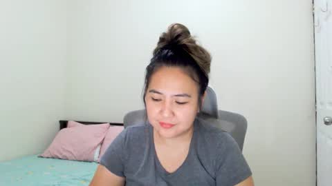 Snapshot of secretlover010101 chatting on 03/07/25, 04:02 MILAN online show from 03/07/25, 04:02