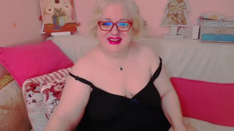 Snapshot of secretloverbbw chatting on 12/18/24, 07:19 Alice online show from 12/18/24, 07:19
