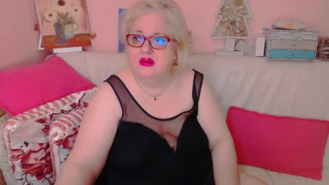 Snapshot of secretloverbbw chatting on 01/15/25, 08:05 Alice online show from 01/15/25, 08:05