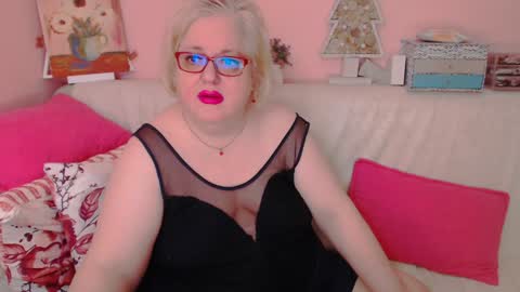 Snapshot of secretloverbbw chatting on 01/17/25, 07:16 Alice online show from 01/17/25, 07:16
