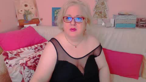 Snapshot of secretloverbbw chatting on 02/12/25, 09:11 Alice online show from 02/12/25, 09:11