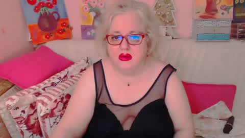 Snapshot of secretloverbbw chatting on 05/25/26, 06:58 Alice online show from 05/25/26, 06:58