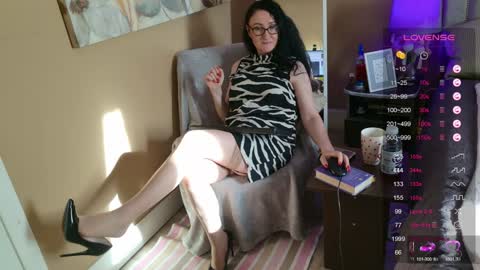 Mariot  Mery for short ..never call me PET NAMES in FREECHAT mom momy baby or sweety  online show from 01/05/25, 11:26