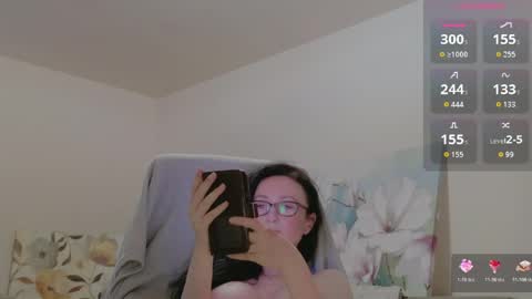 Snapshot of secretmistress01 chatting on 05/22/26, 09:48 Mariot Mery for short ..never call me PET NAMES in FREECHAT mom momy baby or sweety online show from 05/22/26, 09:48