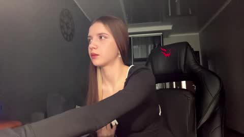 Nika online show from 04/23/26, 12:29