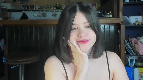 Snapshot of secretqueen_x chatting on 02/06/25, 07:02 Anna online show from 02/06/25, 07:02