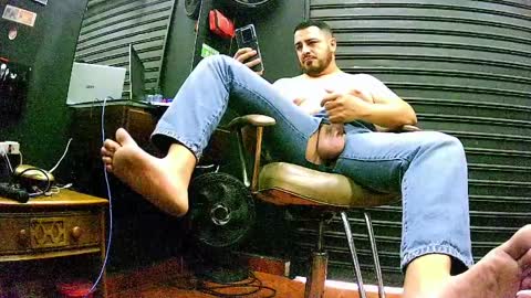 Snapshot of secrets_of_the_barber chatting on 02/21/25, 05:09 the Barber online show from 02/21/25, 05:09