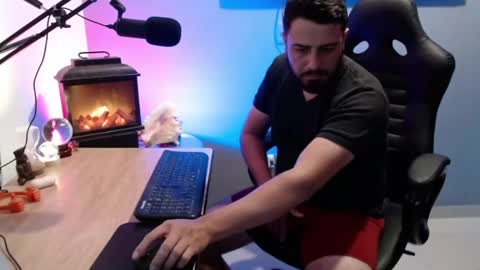 Snapshot of secrets_of_the_barber chatting on 03/12/25, 10:59 the Barber online show from 03/12/25, 10:59