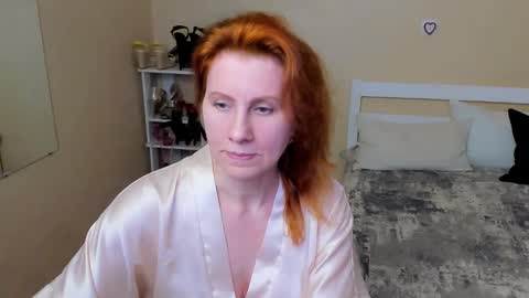 seductive_foxy_ online show from 09/29/25, 01:11