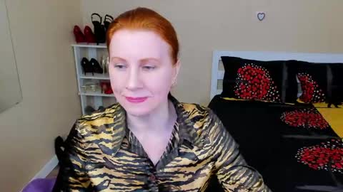 seductive_foxy_ online show from 04/16/26, 12:06