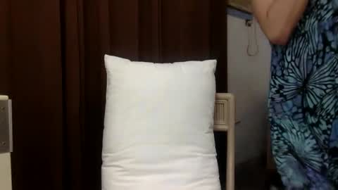 Snapshot of seductive_nessie chatting on 10/31/25, 10:27 seductive_nessie online show from 10/31/25, 10:27