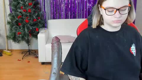 Snapshot of seductive_she_wolf chatting on 02/03/25, 11:20 seductive_she_wolf online show from 02/03/25, 11:20