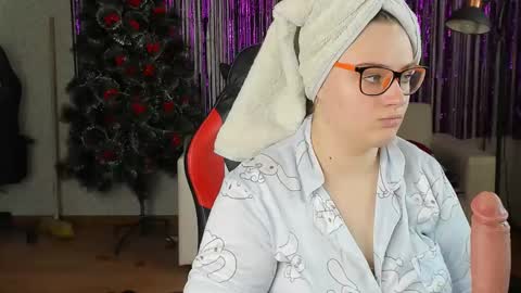 Snapshot of seductive_she_wolf chatting on 02/05/25, 10:51 seductive_she_wolf online show from 02/05/25, 10:51