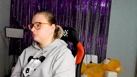 Snapshot of seductive_she_wolf chatting on 03/12/25, 04:13 seductive_she_wolf online show from 03/12/25, 04:13