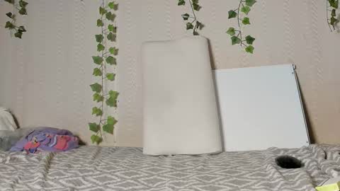 Snapshot of seductive_she_wolf chatting on 09/23/25, 06:11 seductive_she_wolf online show from 09/23/25, 06:11