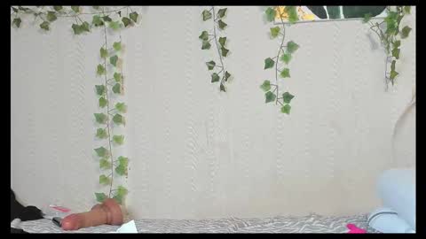 Snapshot of seductive_she_wolf chatting on 09/27/25, 08:36 seductive_she_wolf online show from 09/27/25, 08:36