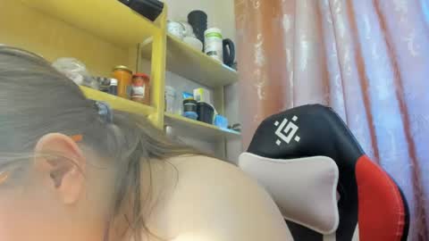 Snapshot of seductive_she_wolf chatting on 04/27/26, 02:53 seductive_she_wolf online show from 04/27/26, 02:53