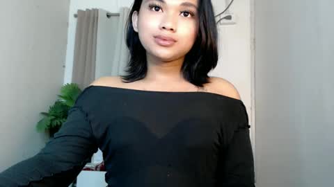 Snapshot of seductivedeluxe69 chatting on 05/29/26, 06:06 Deluxe online show from 05/29/26, 06:06