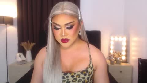 Natalie Mefford online show from 02/16/25, 09:59