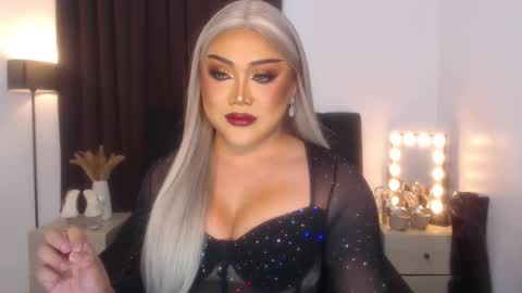 Natalie Mefford online show from 02/19/25, 07:05