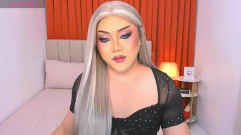 Natalie Mefford online show from 03/07/25, 01:20