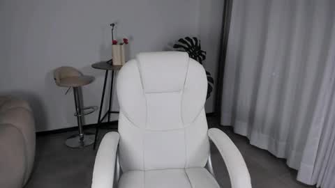 Snapshot of seductivelvet chatting on 11/01/25, 02:02 Arihana online show from 11/01/25, 02:02