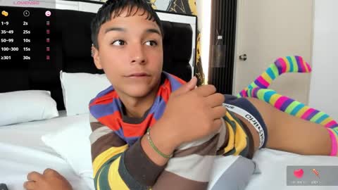 seductivo online show from 10/17/25, 03:10