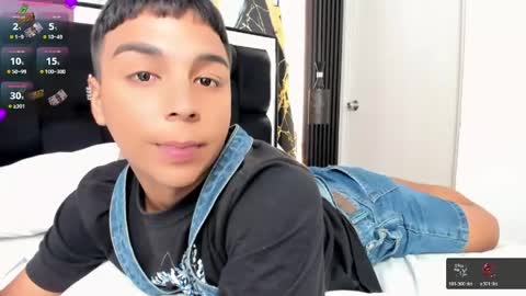 Snapshot of seductivo_jr chatting on 04/29/26, 04:05 seductivo online show from 04/29/26, 04:05