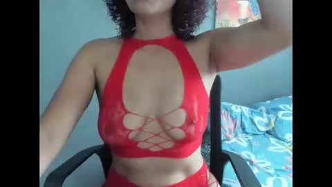 Snapshot of seductress_malia chatting on 01/08/26, 04:53 seductress_malia online show from 01/08/26, 04:53