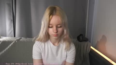 Snapshot of seebunny chatting on 07/03/26, 04:13 See Its honey bunny im Lana online show from 07/03/26, 04:13
