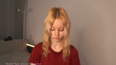 Snapshot of seebunny chatting on 07/14/26, 04:23 See Its honey bunny im Lana online show from 07/14/26, 04:23