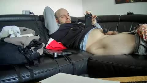 Snapshot of seeebi chatting on 02/16/25, 09:37 Sebastian online show from 02/16/25, 09:37