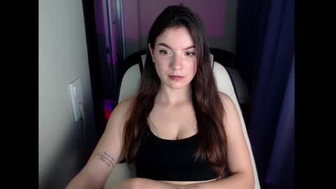 Snapshot of seeemily chatting on 02/17/25, 10:07 Emily online show from 02/17/25, 10:07