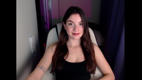 Snapshot of seeemily chatting on 02/17/25, 01:10 Emily online show from 02/17/25, 01:10