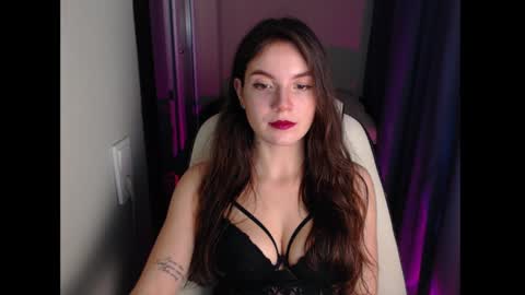 Snapshot of seeemily chatting on 03/11/25, 11:55 Emily online show from 03/11/25, 11:55