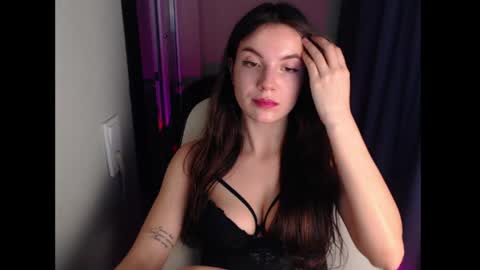 Snapshot of seeemily chatting on 03/11/25, 03:02 Emily online show from 03/11/25, 03:02