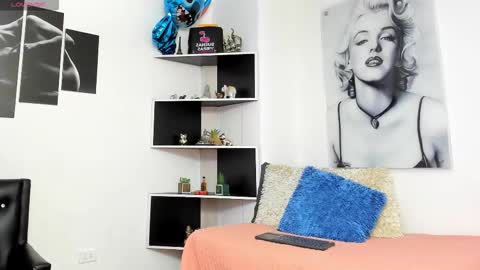 seelena_f online show from 11/04/25, 10:36