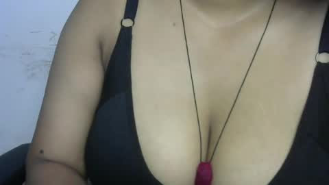Snapshot of seema6819 chatting on 06/24/26, 09:19 Seema online show from 06/24/26, 09:19