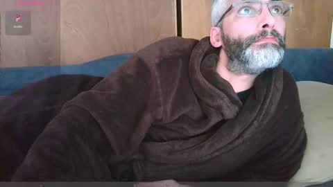 Snapshot of seewolf1000 chatting on 12/21/24, 11:22 seewolf1000 online show from 12/21/24, 11:22