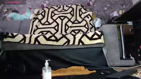 Snapshot of seexysweetie chatting on 11/02/25, 10:06 Angie online show from 11/02/25, 10:06