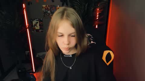 Snapshot of selen_hells_weet chatting on 09/10/25, 05:35 Selena online show from 09/10/25, 05:35