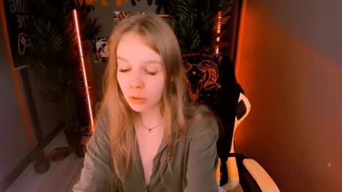 Snapshot of selen_hells_weet chatting on 10/19/25, 03:56 Selena online show from 10/19/25, 03:56