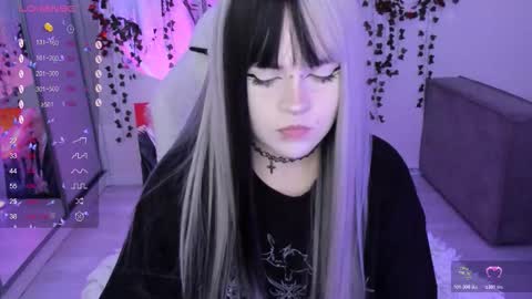 Selena  online show from 11/05/25, 11:54